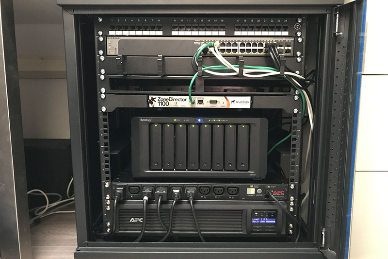  ラックキャビネット