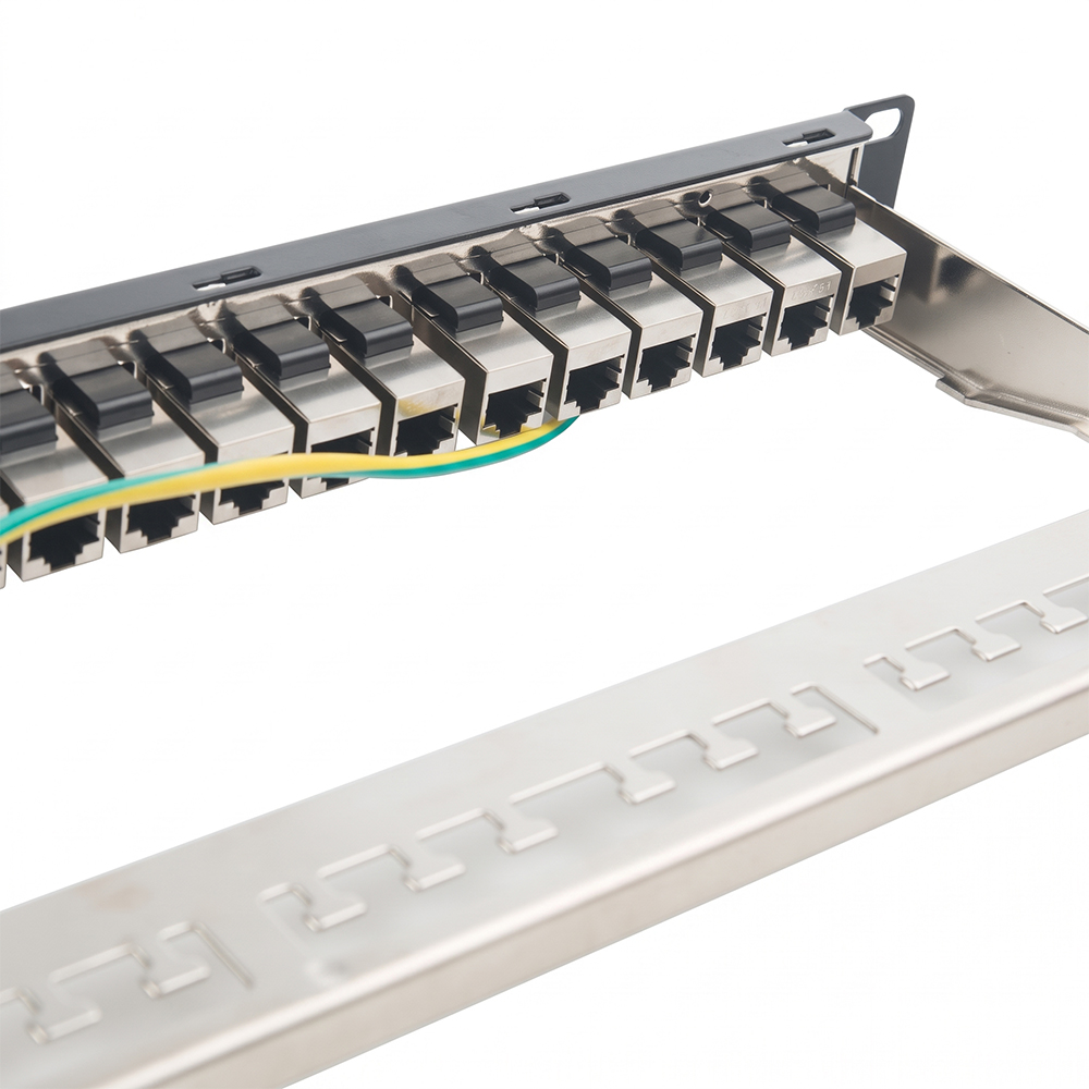 24 ポート 1U Cat6A STP フィードスルー パッチ パネル | 19インチ シールド付き RJ45 インライン カプラー パネル - WebiT